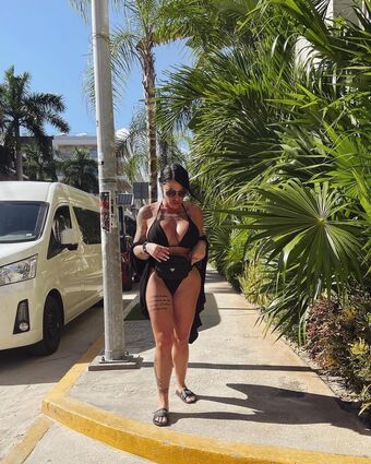 Vanessa.bootybuilder