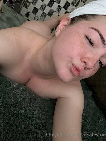 Vesalevine Foto Nua Vazada OnlyFans 37