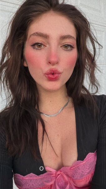 Willow Shields Foto Nua Vazada OnlyFans 218