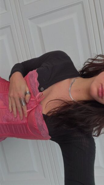 Willow Shields Foto Nua Vazada OnlyFans 220