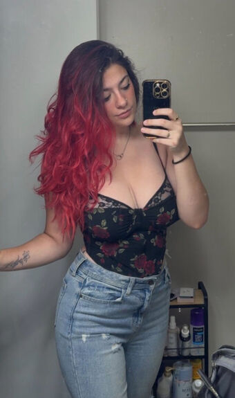 xEmsly Foto Nua Vazada OnlyFans 24