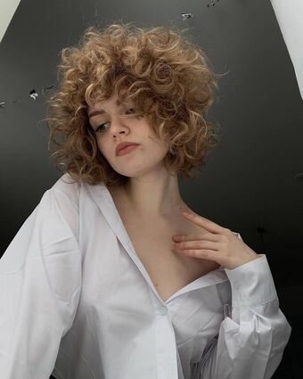 Yana Martin / yanamartinn / mar.t.ina