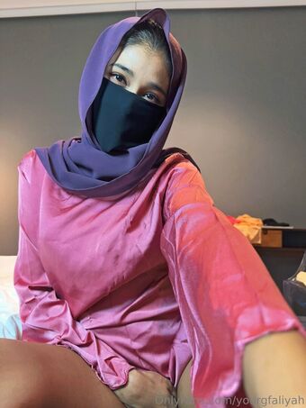 yourgfaliyah